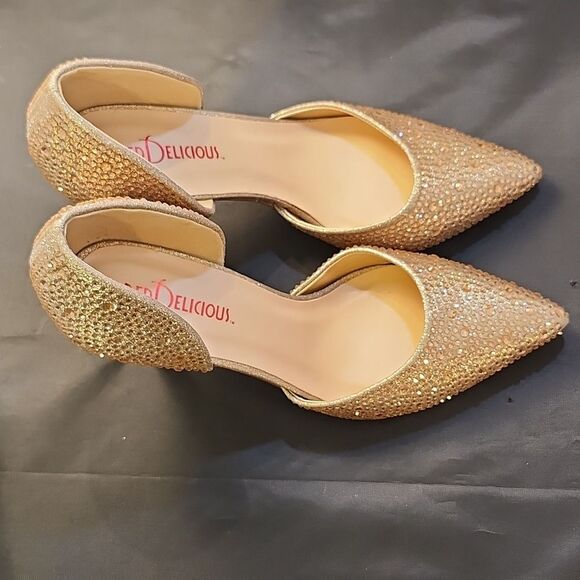 BRAND NEW RED DELICIOUS SATIN D'ORSAY GLAMOROUS STUDDED EMBELLISHMENTS PUMP - Picture 9 of 16